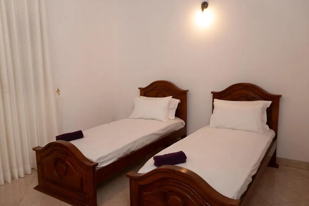 Villa Di Angelo Negombo Bed & Breakfast